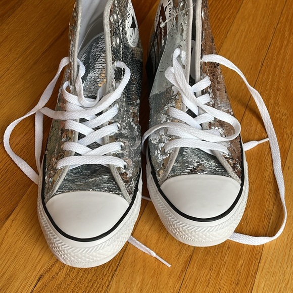 NWT rare Chuck Taylor silver sequin high tops - Picture 4 of 5